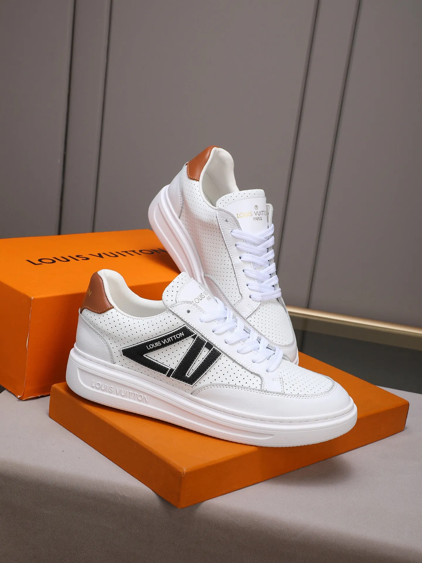 PP420 main model 👍👍👍2025 new LOUIS VUITTON [Luden Yiwei]——LV upper [Lv]🇮🇹Imported first-layer cowhide embossed🇩🇪Inside imported sheepskin lining ➕Non-slip and wear-resistant outsole. Every man's identity is reflected in his elegant and stable upper shoes🚶🏻🚶🏻📯 No matter the wind or rain, the shoe last remains unchanged and can stand the test of time🔍️. ——Code number: 38-44 (45 can be customized)
